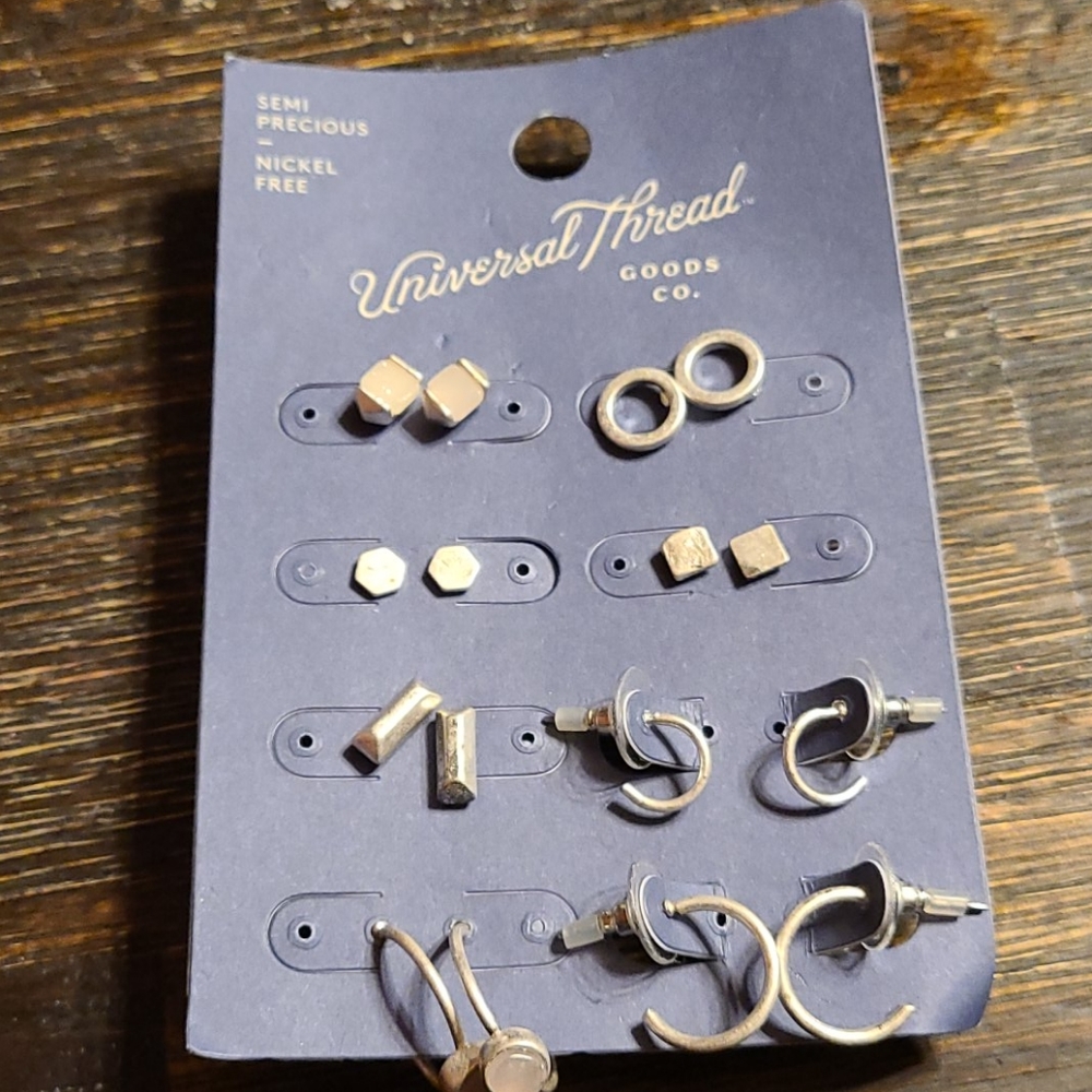 Earrings - Picture 2 of 7